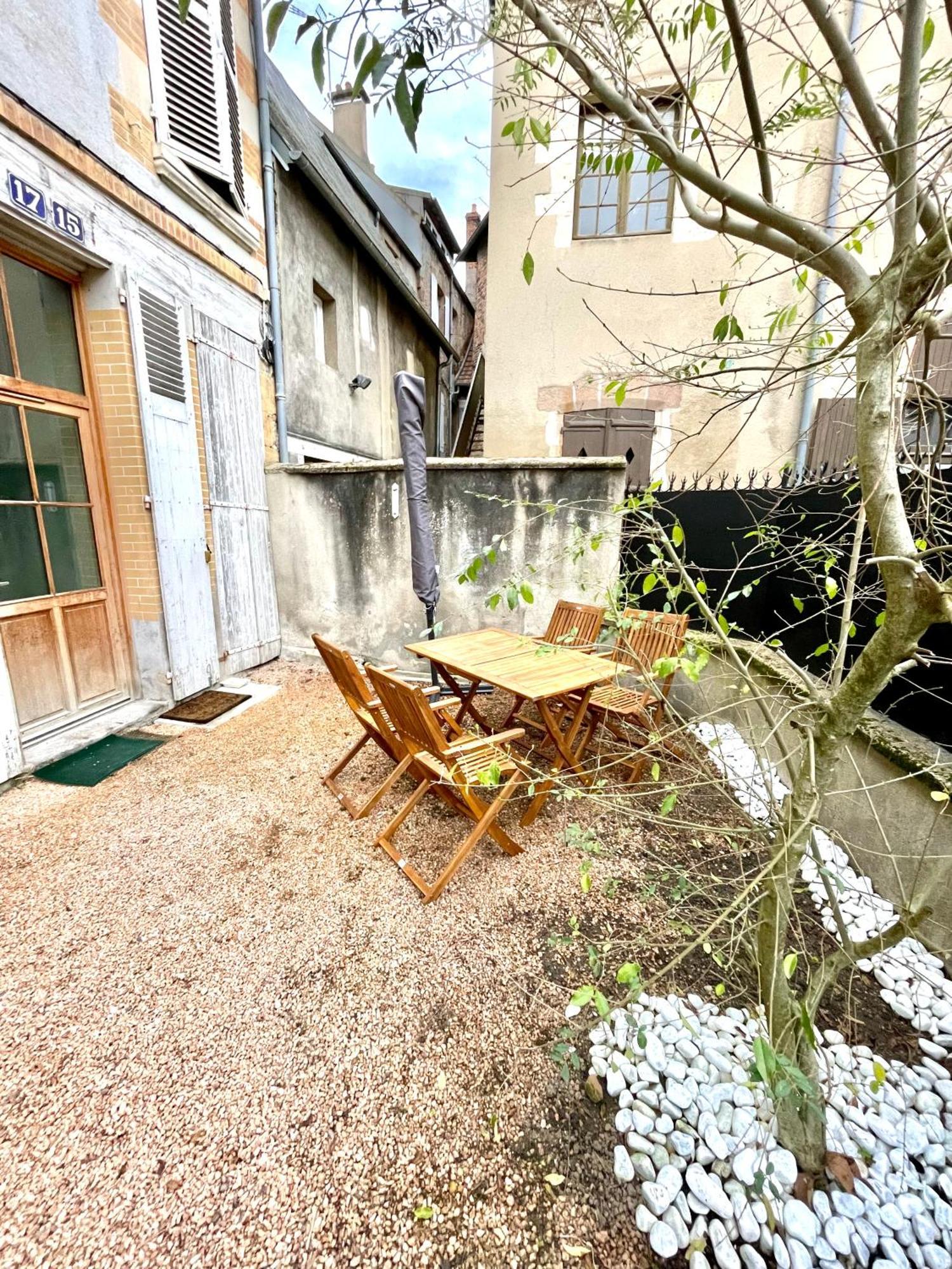 La Maison Des Cours - Wifi - Centre Ville Moulins  Ngoại thất bức ảnh